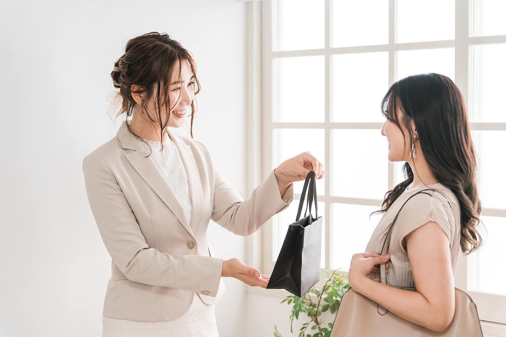 「高級ブランド販売員向け」接客研修を上手くやるコツ